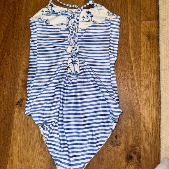 Reversible one piece swimsuit - Picture 3 of 3